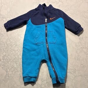 Nike Long-sleeve jumpsuit with zipper